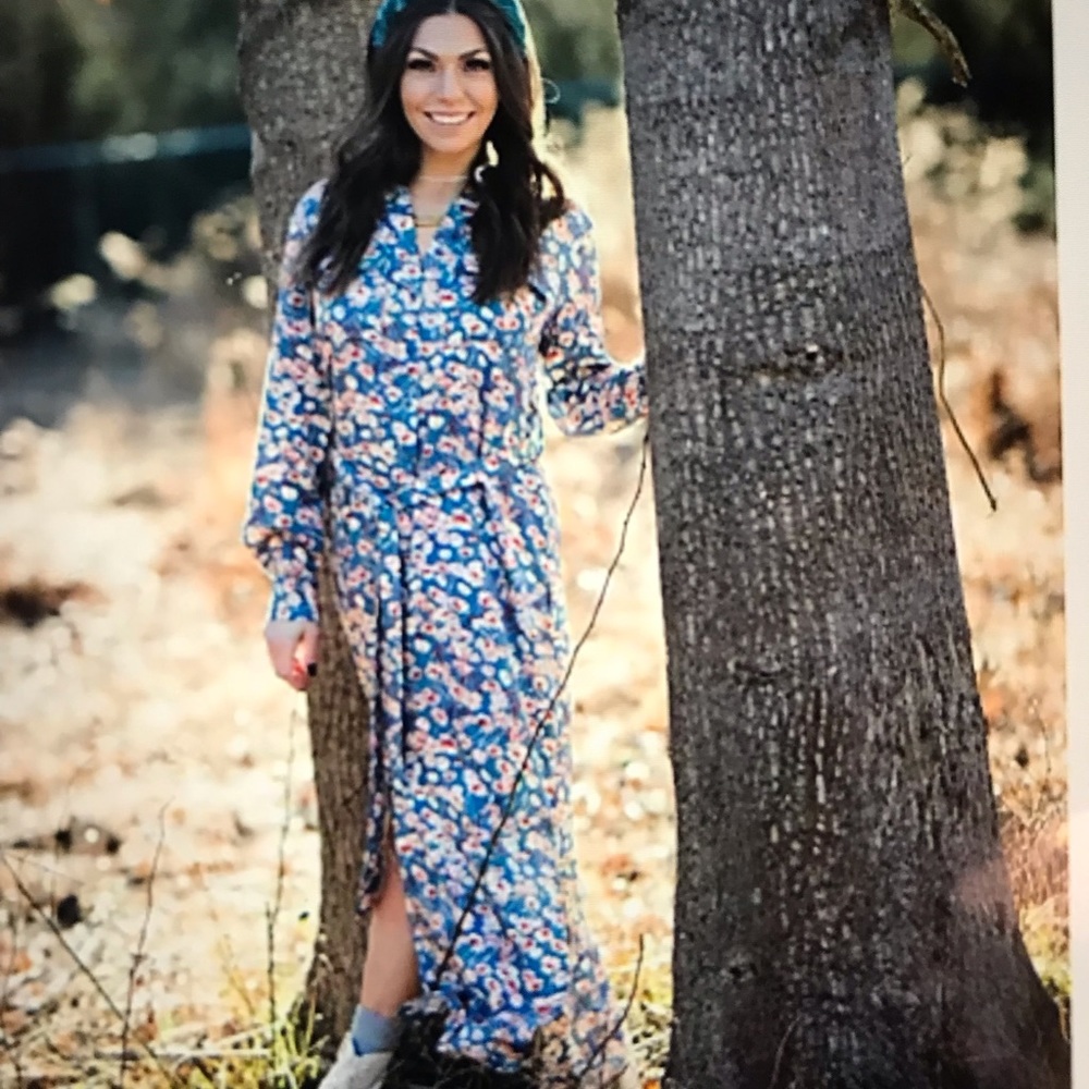 New Haute Hippie Tribe button front floral dress. Size 1x